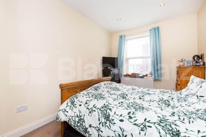 Large 1 bedroom property to rent minutes to Crouch End broadway. Tottenham lane, Crouch End